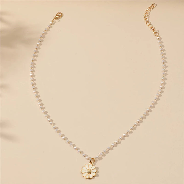 Daisy & Pearl Pendant Necklace for Women - Lara-Nora Luxe
