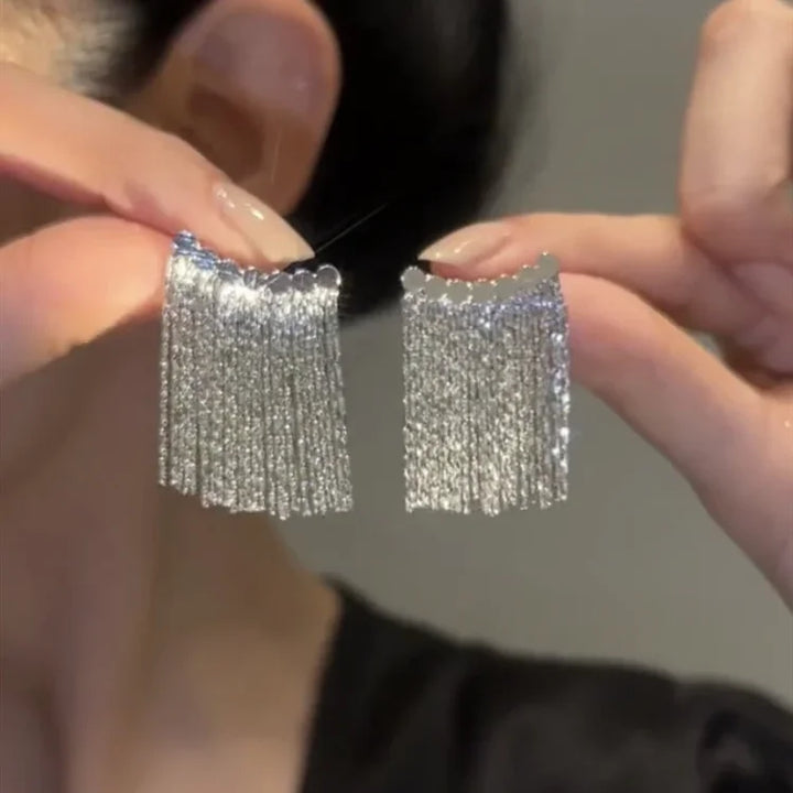 Long Kwast Earrings - Amira-Silver-Nora Luxe