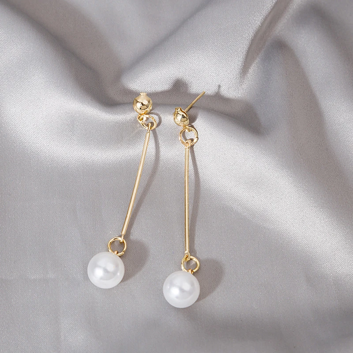 Pearl hoop earrings in Luxury Design - Selena-Nora Luxe