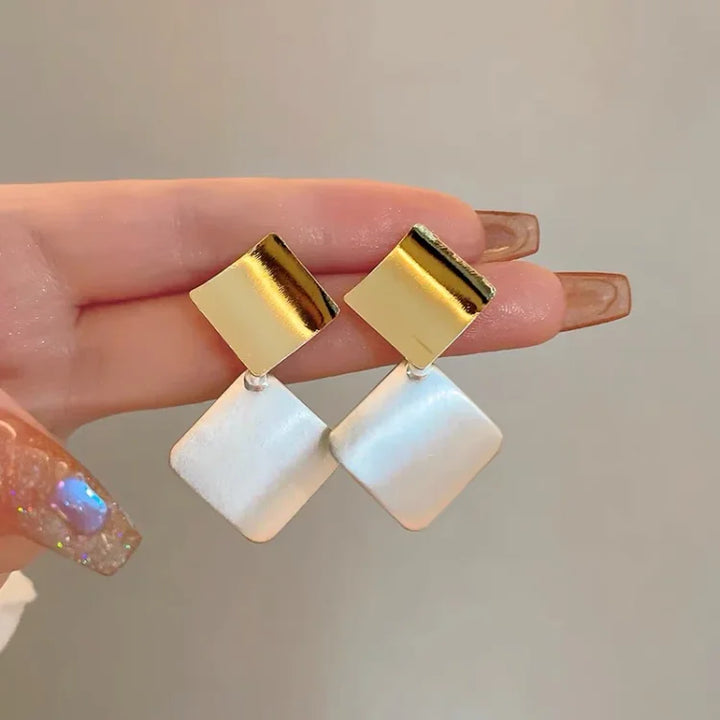 Stylish Clash Earrings - Aria-Nora Luxe