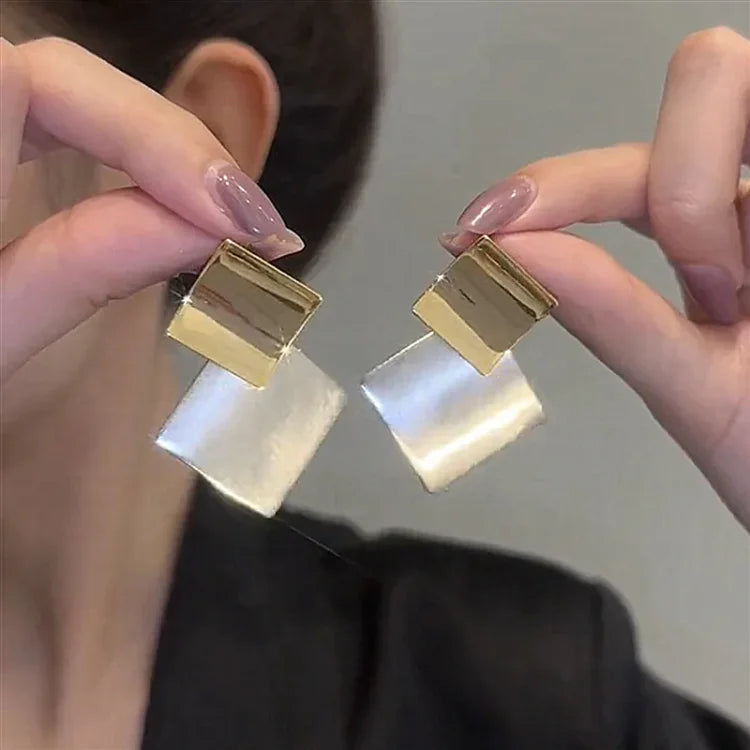 Stylish Clash Earrings - Aria-Nora Luxe