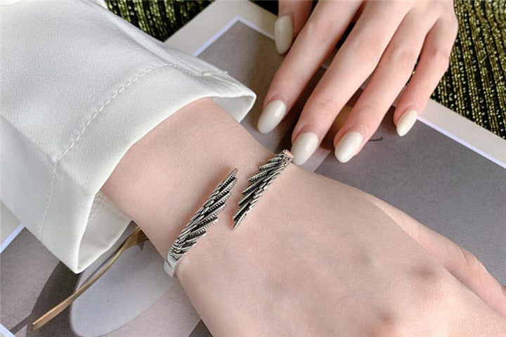 VINTAGE FEATHER BRACELET-Nora Luxe