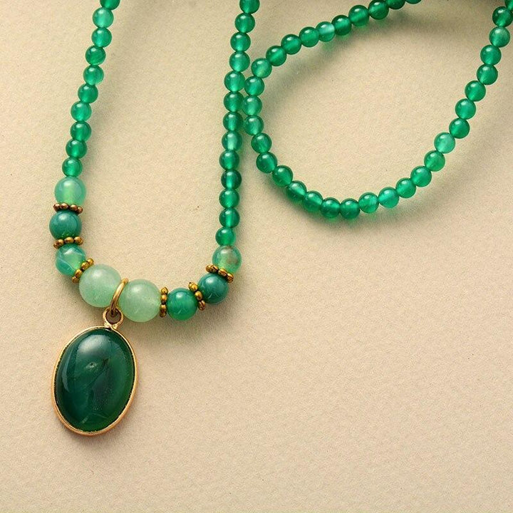 Vintage Green Onyx Soothing Necklace - Elara-Nora Luxe