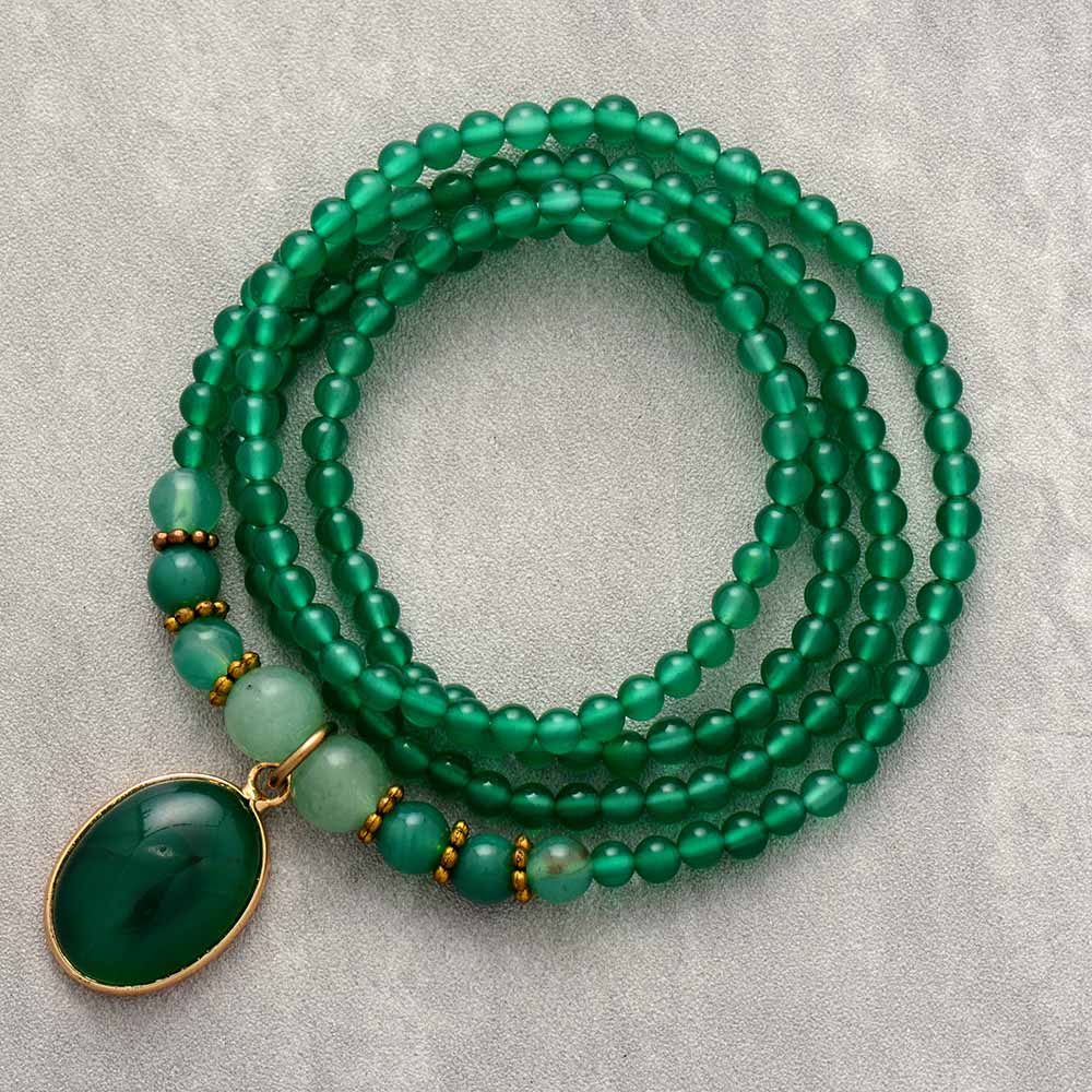 Vintage Green Onyx Soothing Necklace - Elara-Nora Luxe