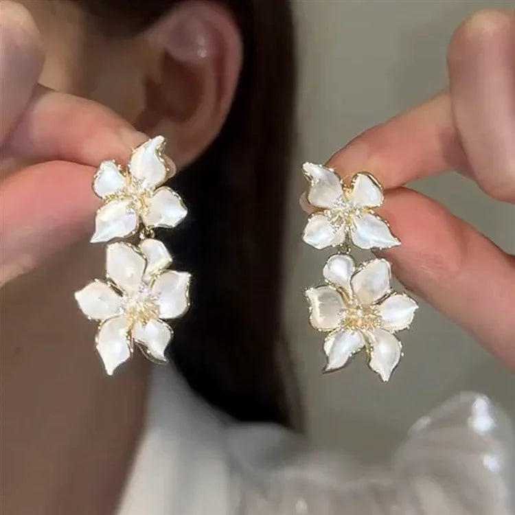 White Flower Hanging Earrings - Florina-Nora Luxe