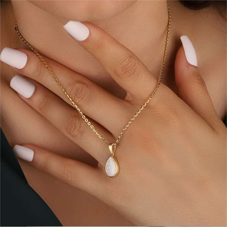 18K Natural Opal Drop Pendant Necklace - Eloise-Nora Luxe
