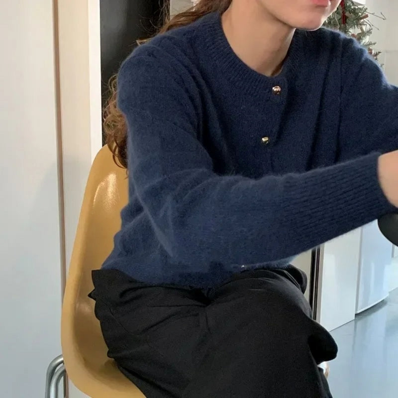 The Knitted Women's Cardigan with Round Neck - Sophie