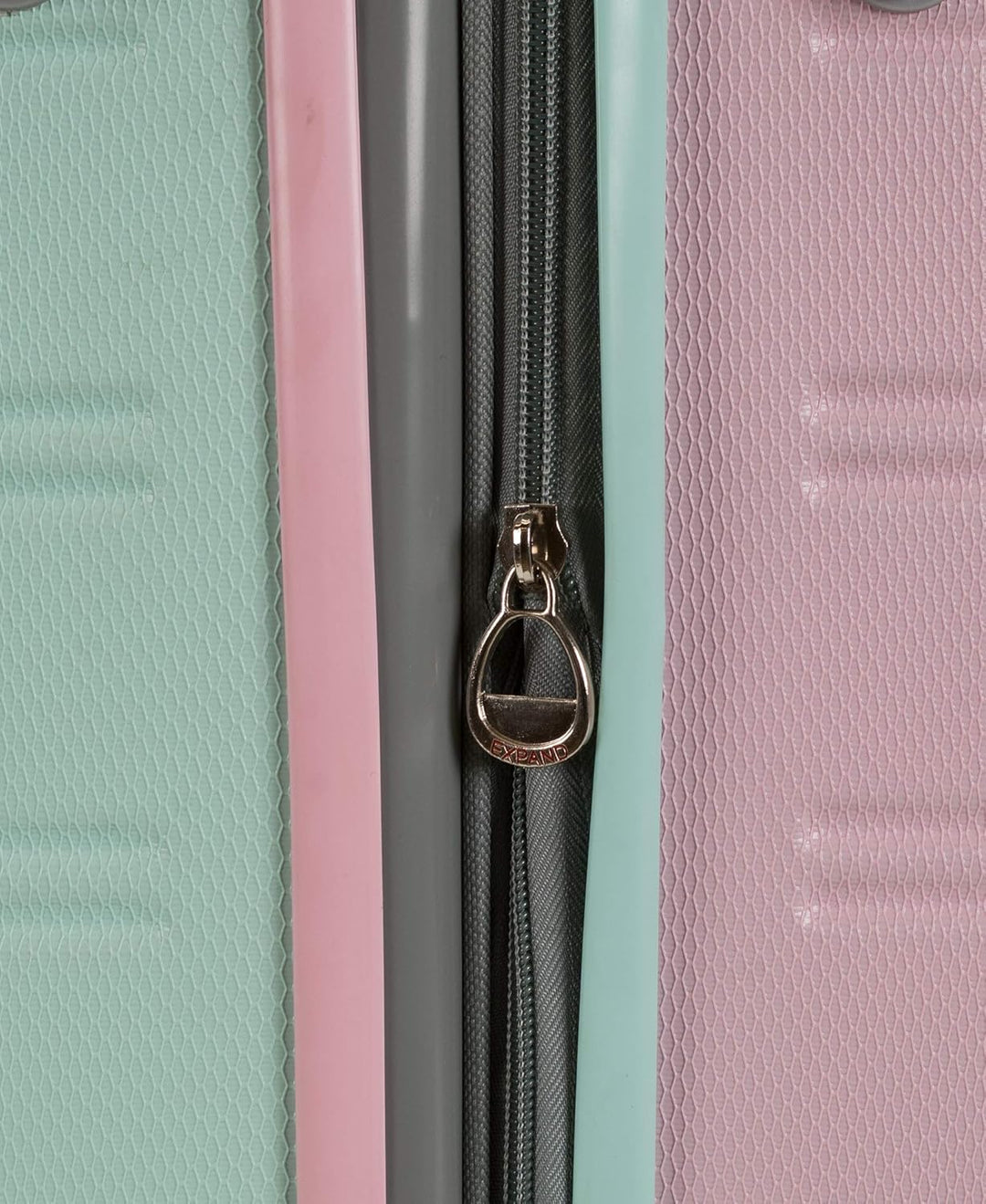 Lightweight Expandable Hardside Carry-On with Double Spinner Wheels – Cotton Candy