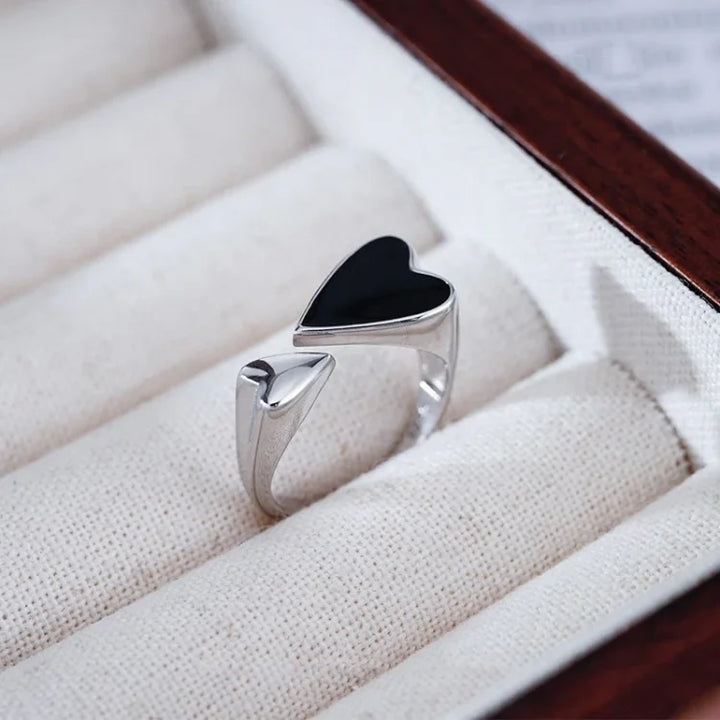Adjustable Symmetrical Heart Ring - Evelyn-Nora Luxe