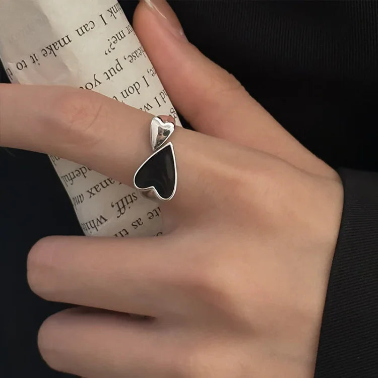 Adjustable Symmetrical Heart Ring - Evelyn-Nora Luxe