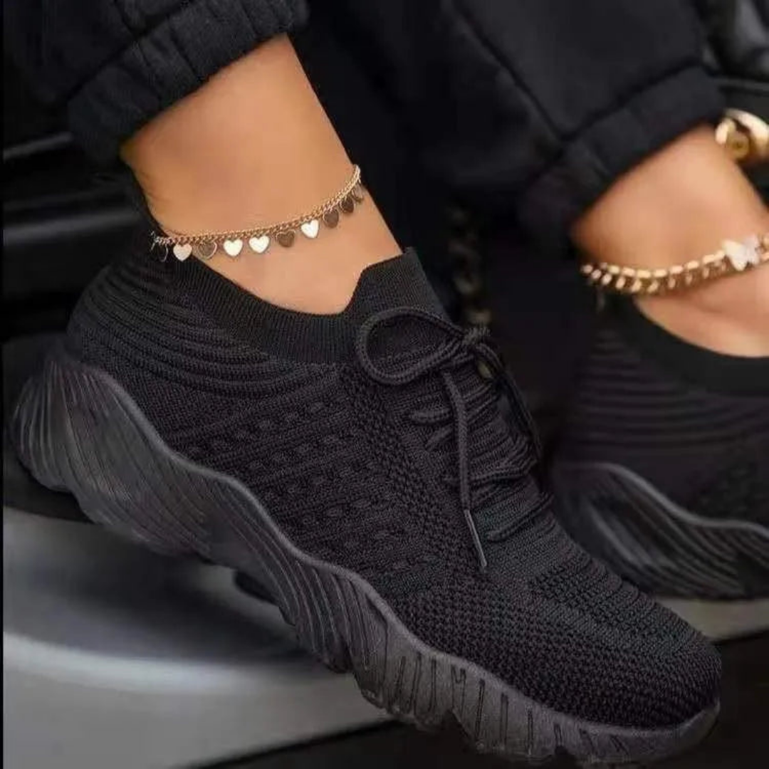 Air-permeable women's chunky sneakers with lacing – Saphira-Black-3-Nora Luxe