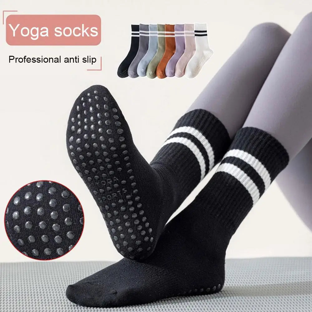 Anti-slip Mid-Tube Sports Socks for Fitness and Yoga - GripFit-Gray-Nora Luxe