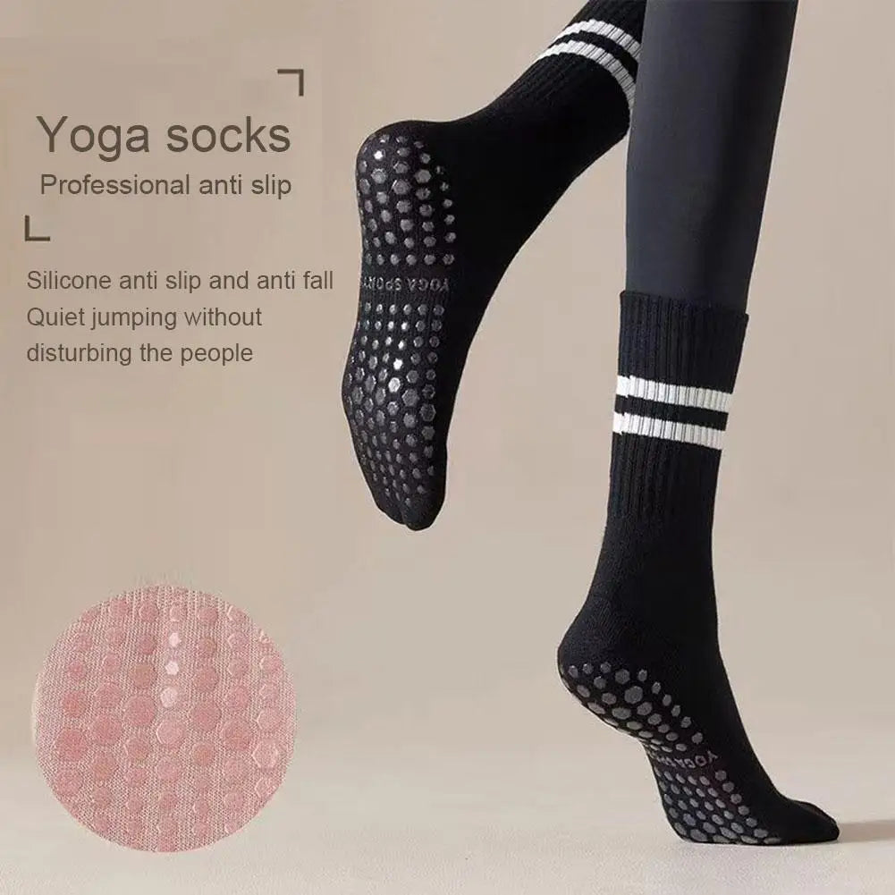Anti-slip Mid-Tube Sports Socks for Fitness and Yoga - GripFit-Gray-Nora Luxe