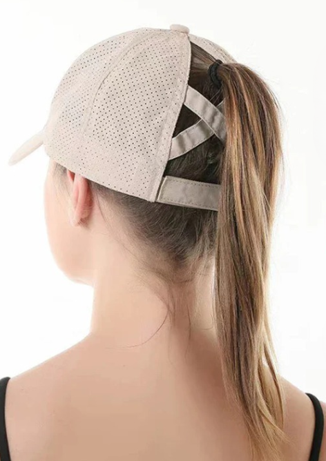 Breathable unisex sports baseball cap made of mesh with adjustable fit – AeroCap-Grey-Nora Luxe