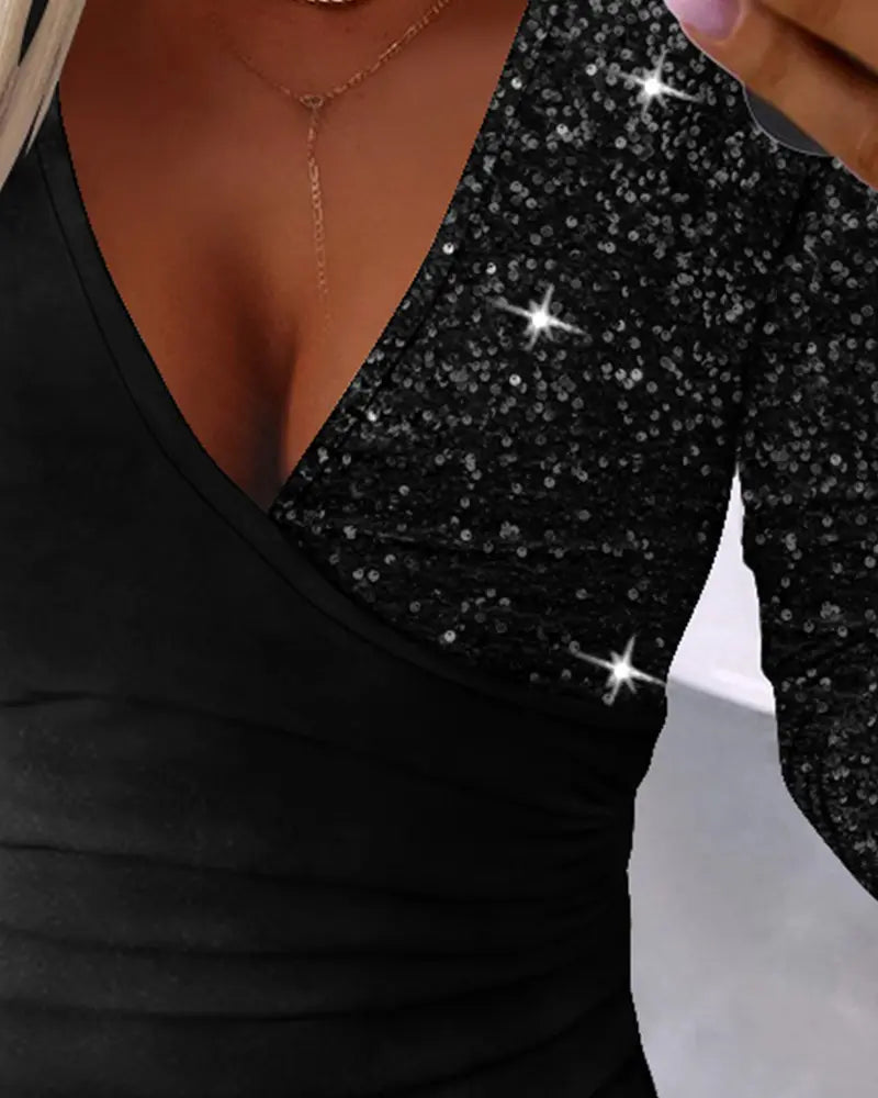 Chic Laptop Cover with Sequins and Ruffles - Sabrina-Red-S-Nora Luxe