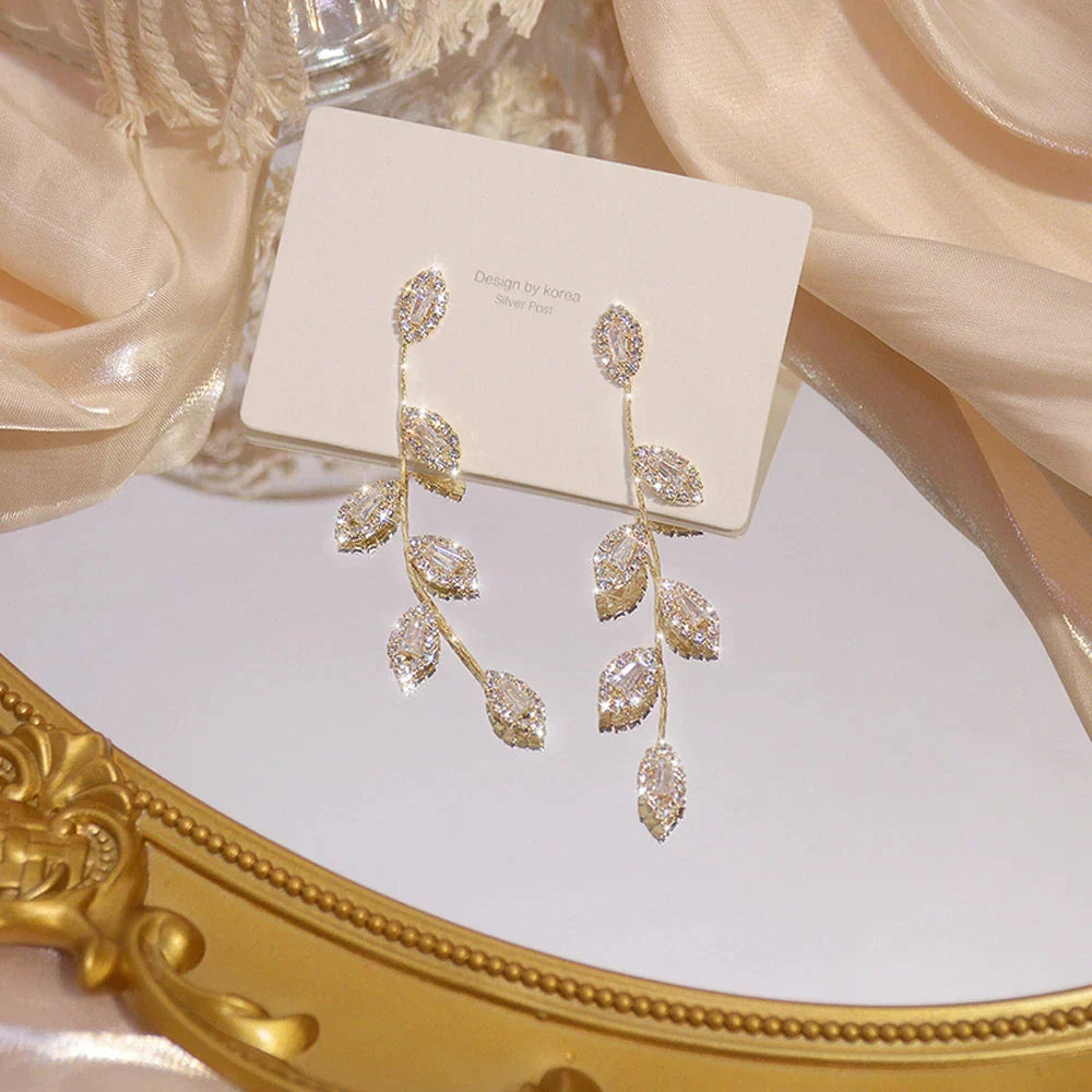 Elegant Long Earrings With Delicate Golden Leaves-Nora Luxe