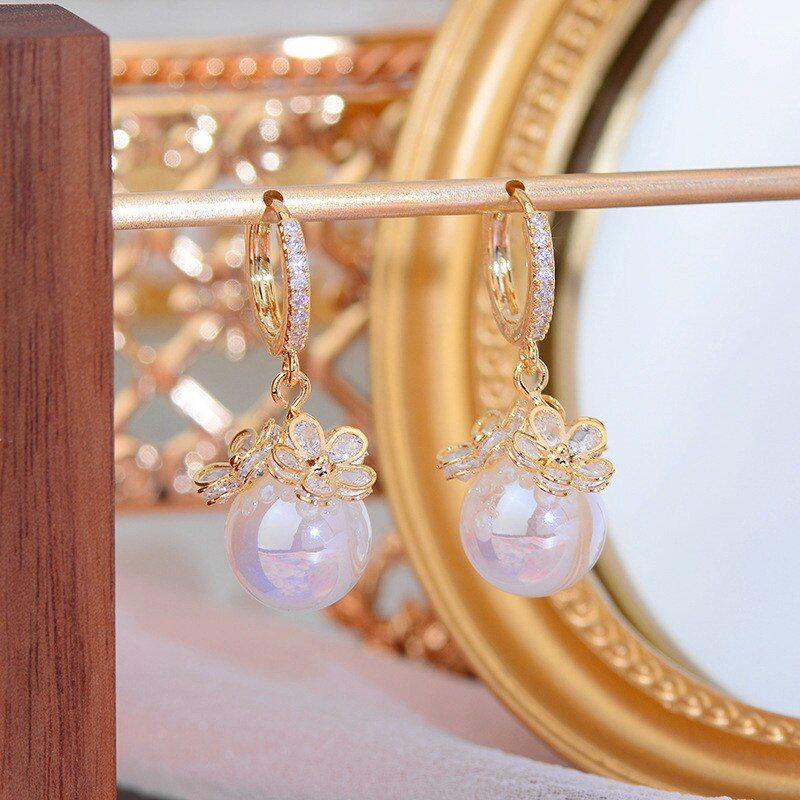 ELEGANT PEARL EARRINGS - Timeless Women's Jewellery-Nora Luxe