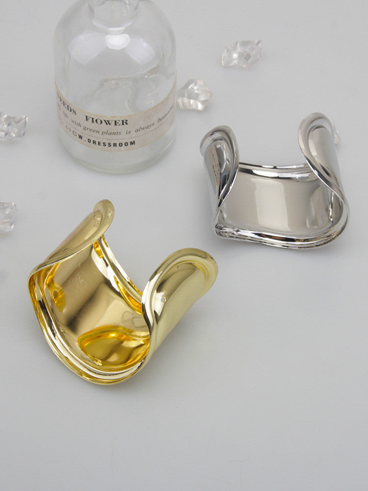 Elegant Wave Bracelet in Sterling Silver-Gold-Nora Luxe