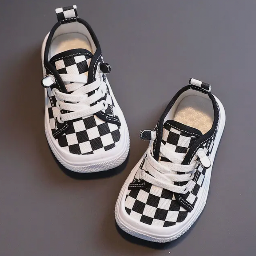 Ergonomic Barefoot Sneakers for Kids - FlexiSteps-Black and white-4.5-Nora Luxe
