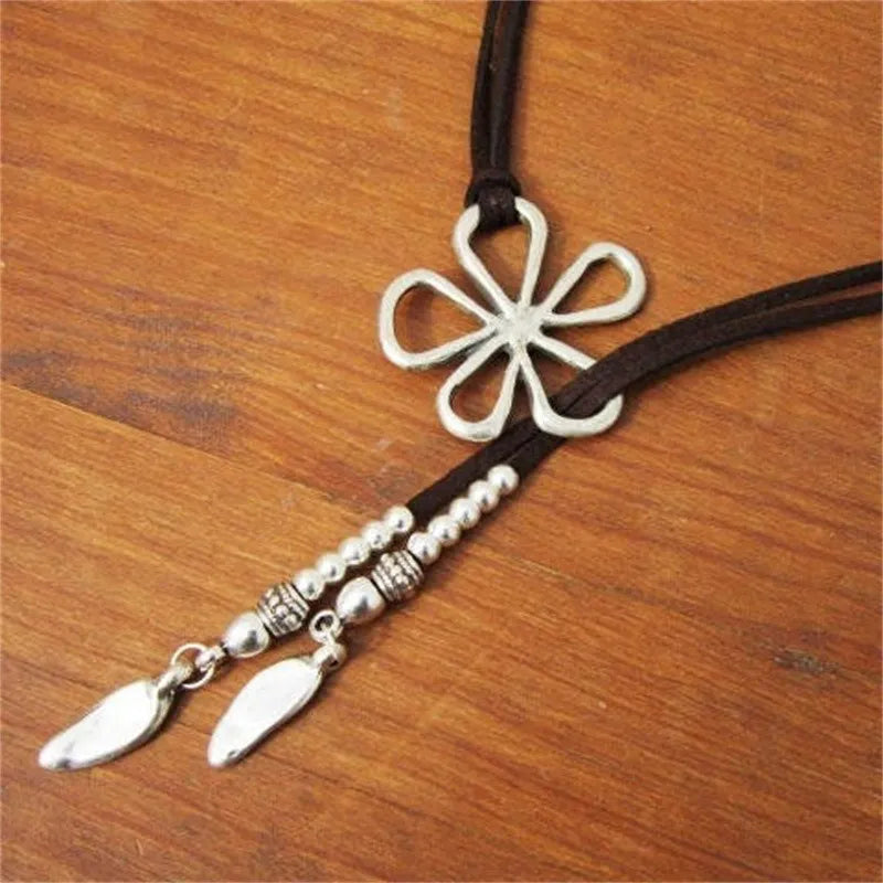 Ethnic Style Flower Necklace | Bohemian Floral Pendant-Nora Luxe