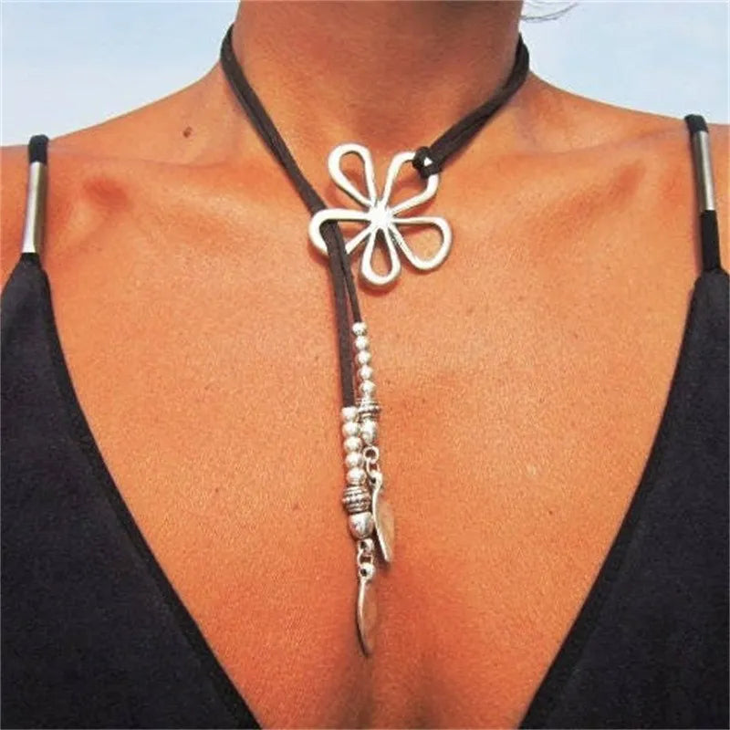 Ethnic Style Flower Necklace | Bohemian Floral Pendant-Nora Luxe