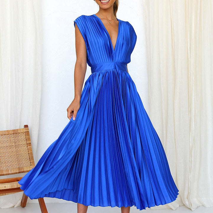 Flowing maxi dress with pleats and a V-neck – Noelle-Blue-S-Nora Luxe