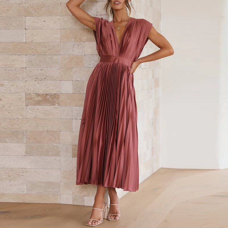 Flowing maxi dress with pleats and a V-neck – Noelle-Brick red-S-Nora Luxe