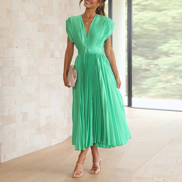 Flowing maxi dress with pleats and a V-neck – Noelle-Green-S-Nora Luxe