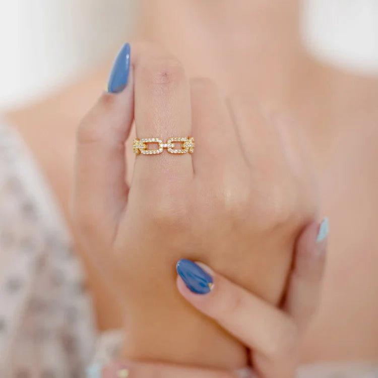 Gold Link Ring with Zirconia - Marina-Nora Luxe