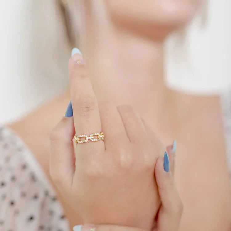 Gold Link Ring with Zirconia - Marina-Nora Luxe