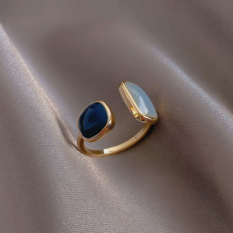 Golden Adjustable Stone Ring - Lola-Nora Luxe