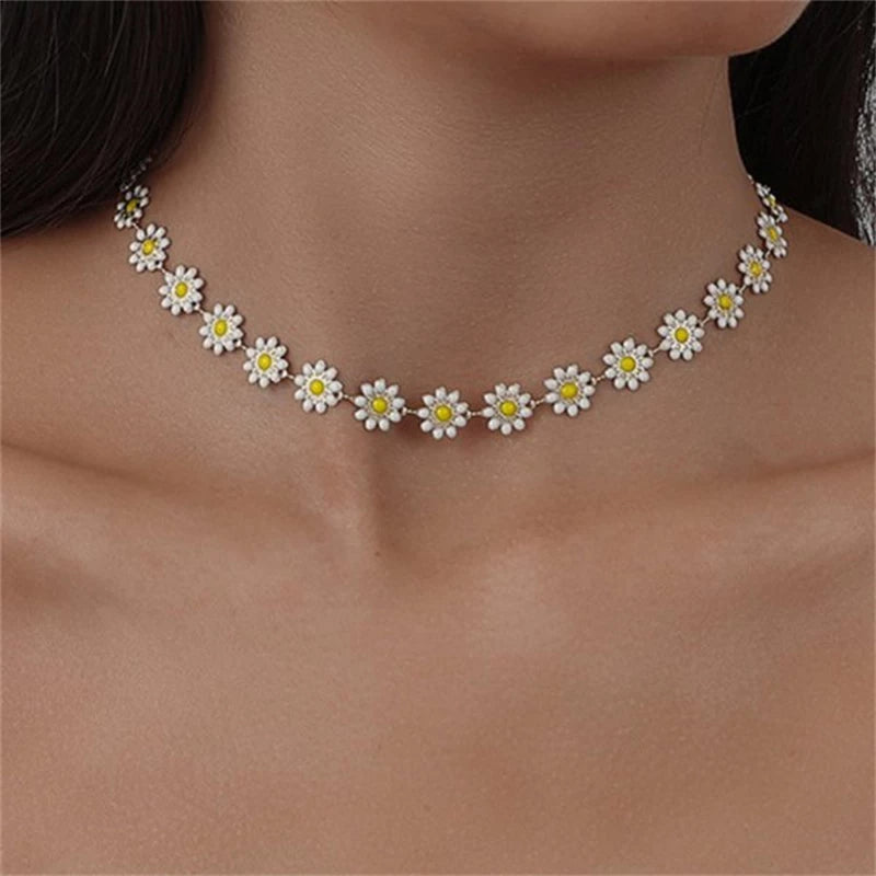 Golden Daisy Chain - Marisol-Nora Luxe
