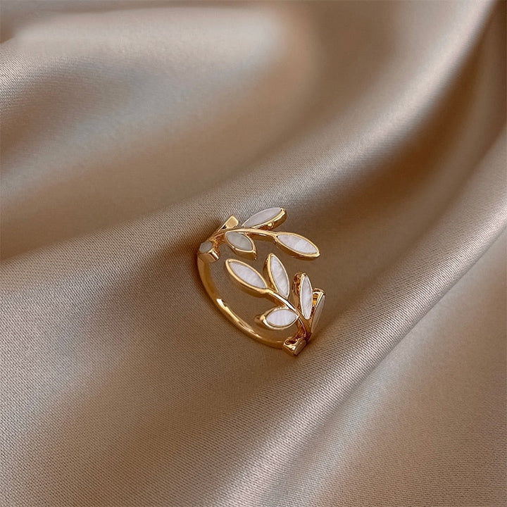 Golden Leaf Ring - Amarille-Nora Luxe