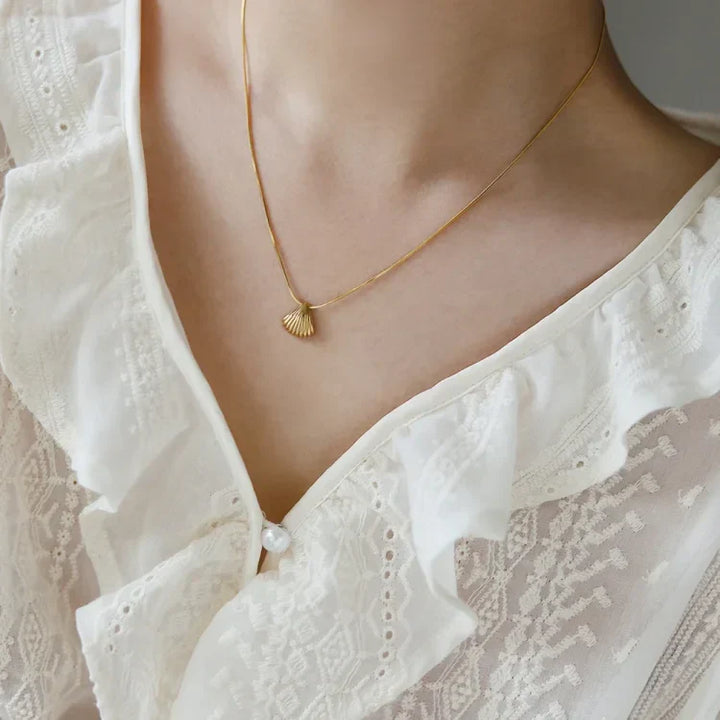 Golden Scallop Flower Necklace - Lilac-Nora Luxe