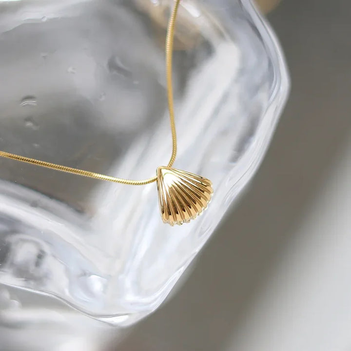Golden Scallop Flower Necklace - Lilac-Nora Luxe