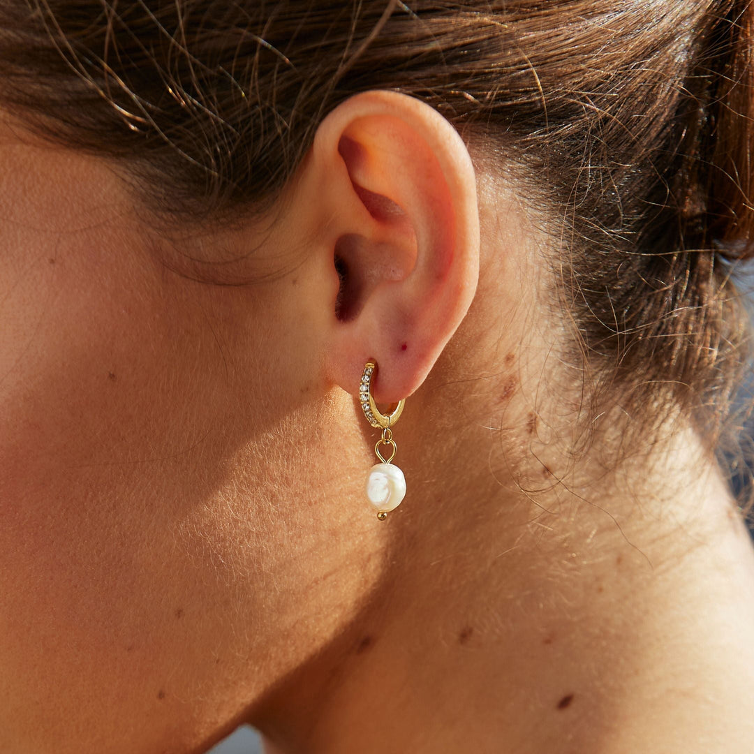 Hoops with freshwater pearls - Arina-Gold-Nora Luxe