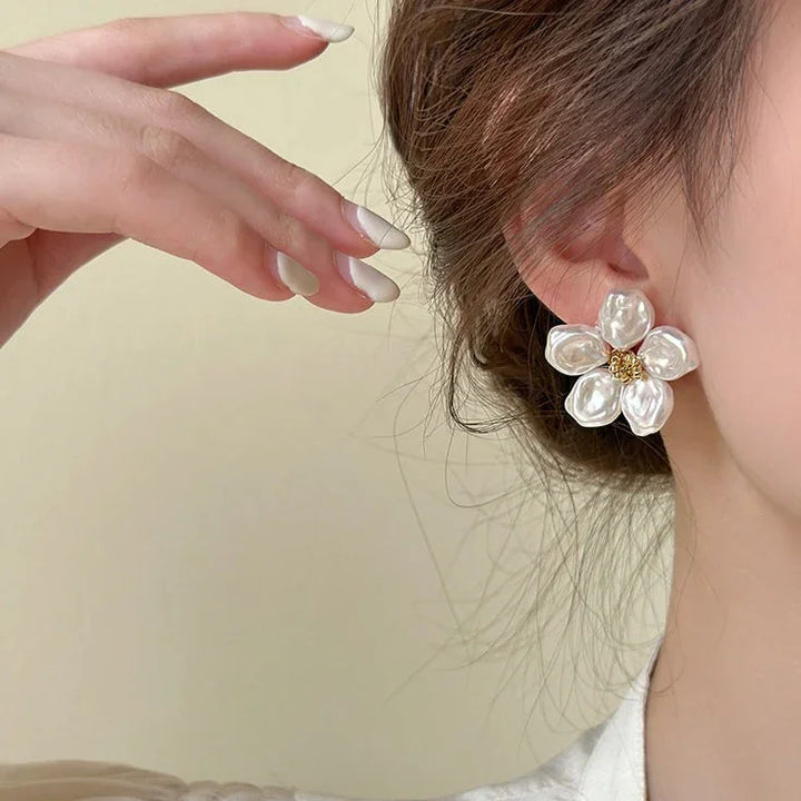 Irregular Pearl Petal Earrings - Celine-Nora Luxe