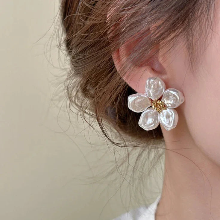 Irregular Pearl Petal Earrings - Celine-Nora Luxe