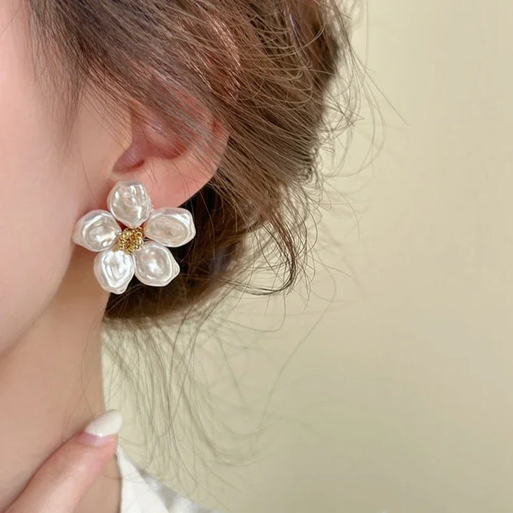 Irregular Pearl Petal Earrings - Celine-Nora Luxe