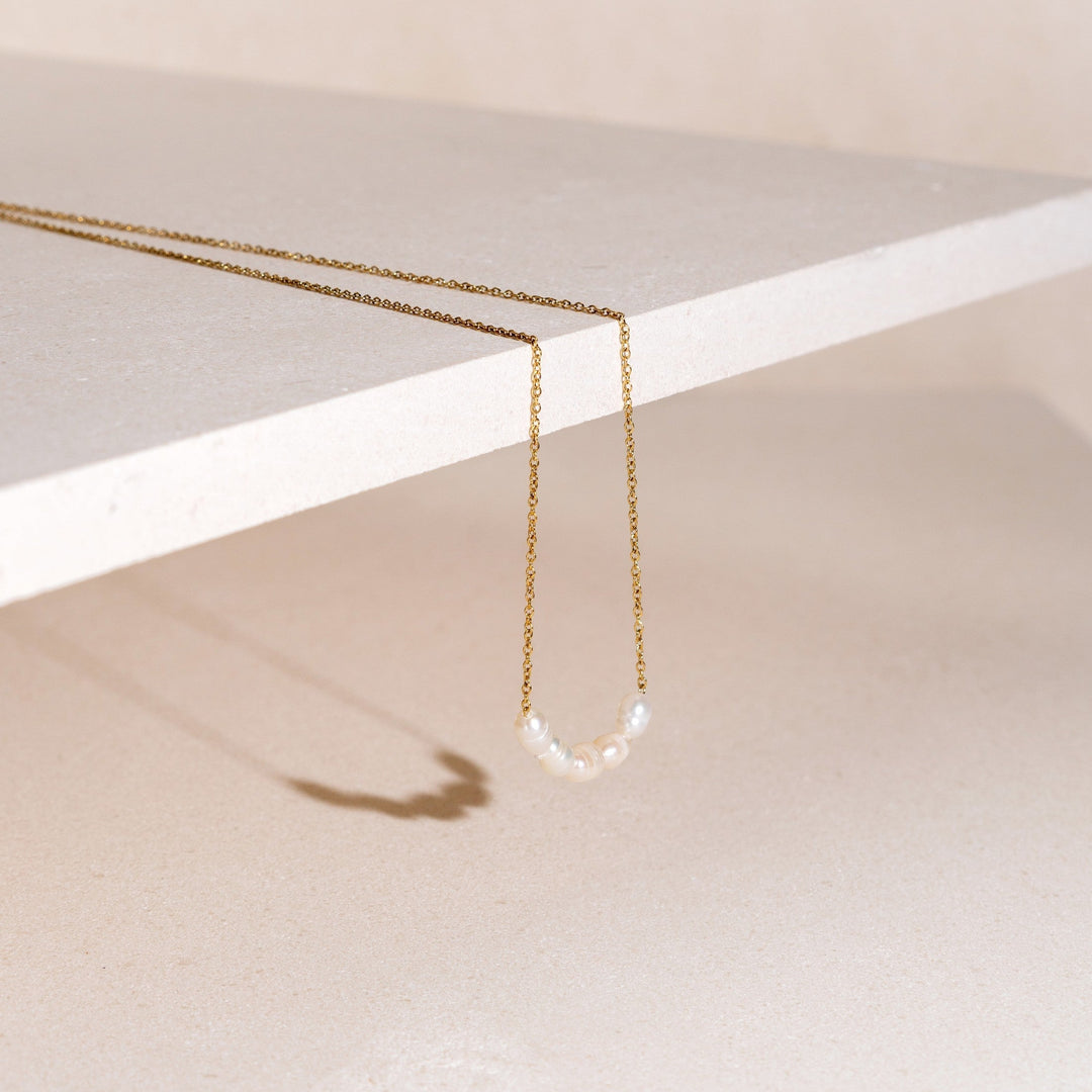 Lovely Necklace with Freshwater Pearls - Celina-Nora Luxe