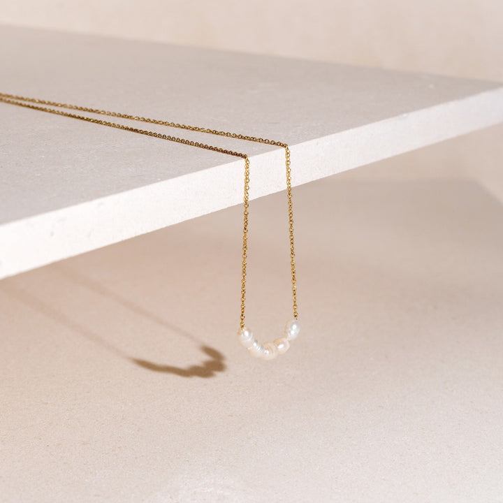 Lovely Necklace with Freshwater Pearls - Celina-Nora Luxe