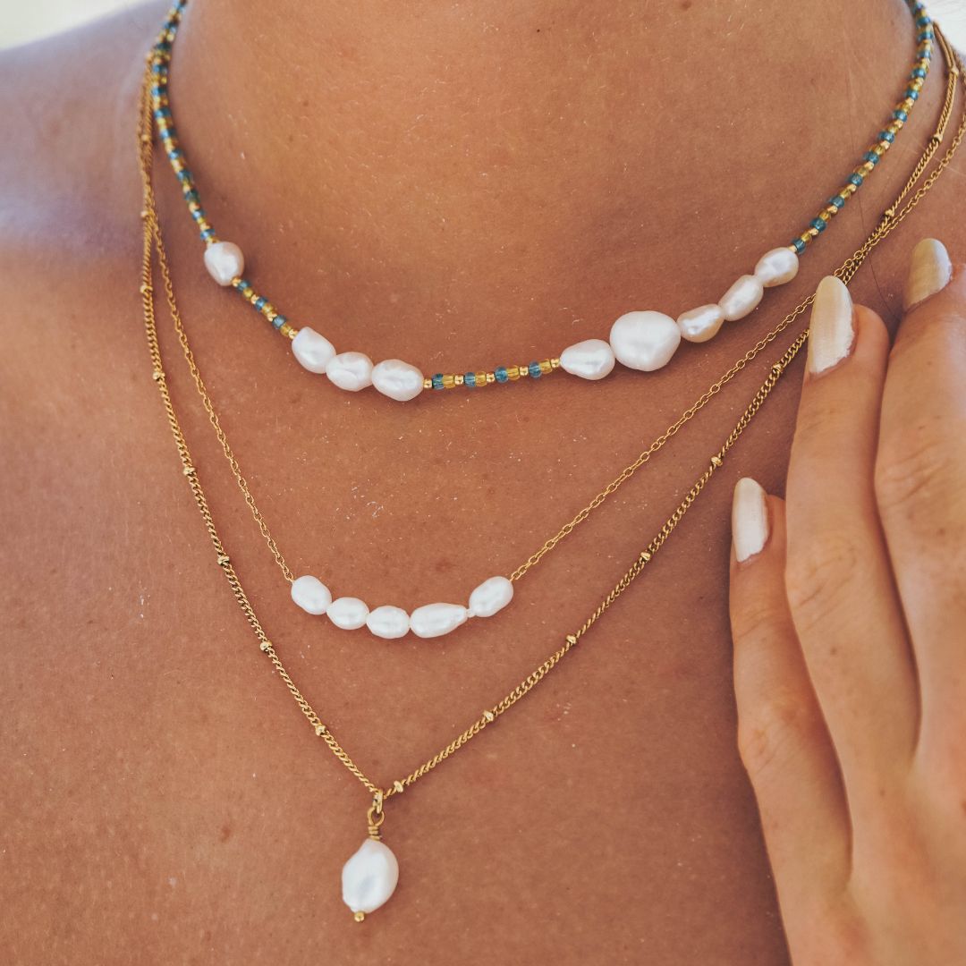 Lovely Necklace with Freshwater Pearls - Celina-Nora Luxe