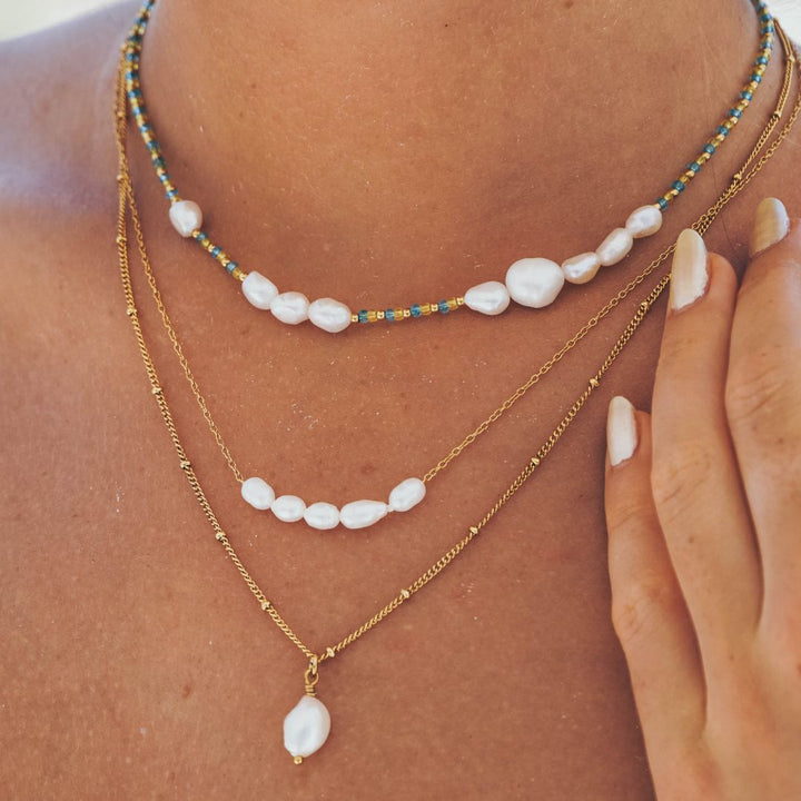 Lovely Necklace with Freshwater Pearls - Celina-Nora Luxe