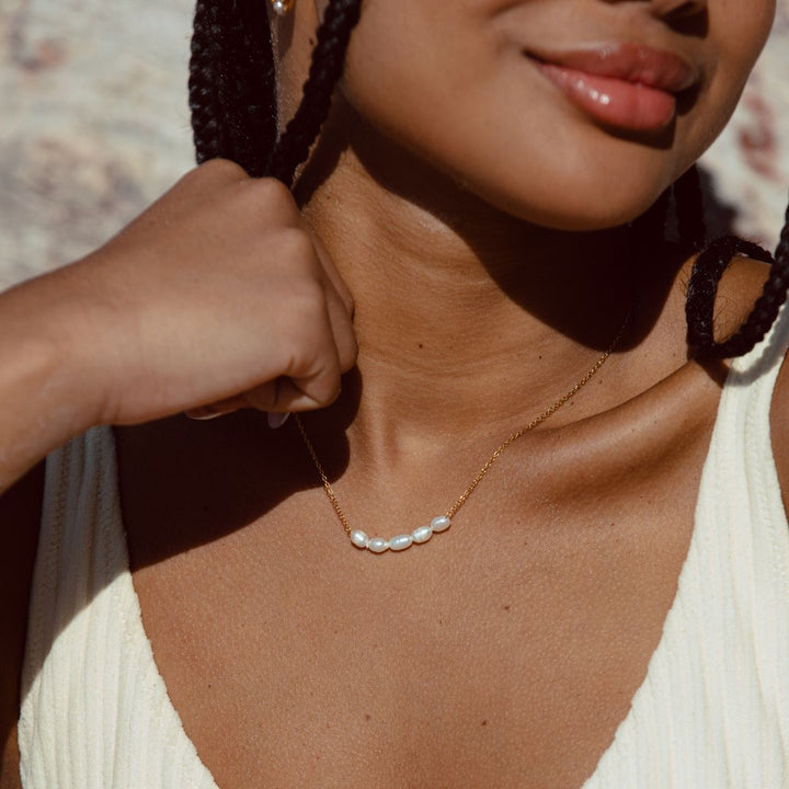 Lovely Necklace with Freshwater Pearls - Celina-Nora Luxe