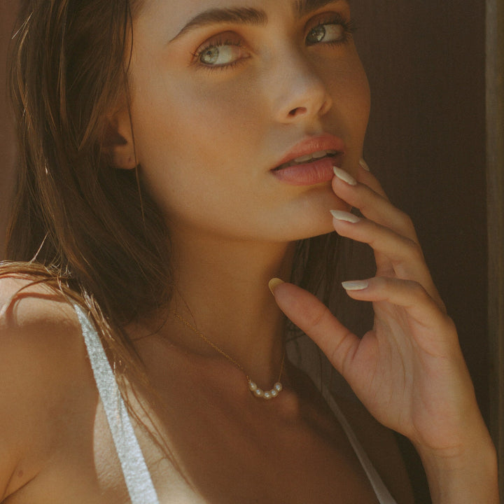 Lovely Necklace with Freshwater Pearls - Celina-Nora Luxe