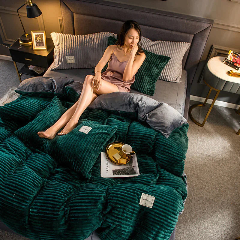 Luxurious and Comfortable Duvet Cover - DreamWeave-Dark Green-59.06 × 78.74 in including 2 pillowcases-Nora Luxe