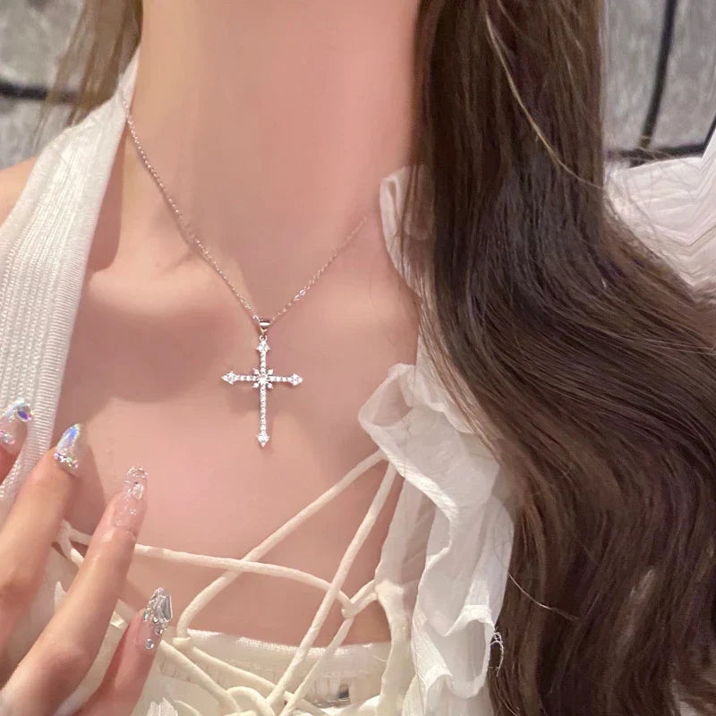 LUXURIOUS CROSS PENDANT NECKLACE WITH ZIRCON CRYSTAL-Nora Luxe