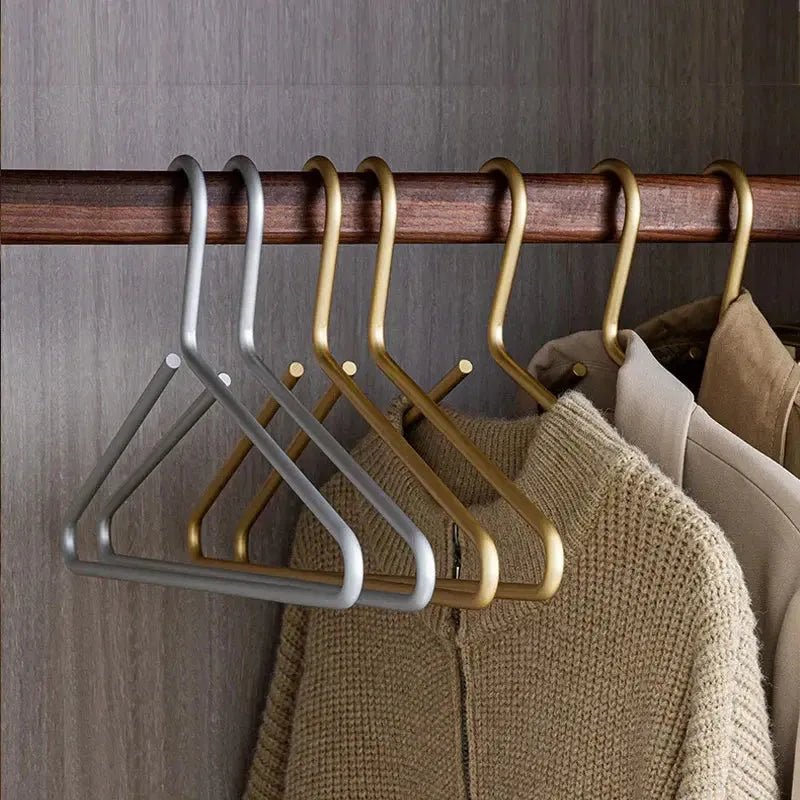 Luxury Anti-Slip Clothes Hangers - Closura-Gold-The Livary