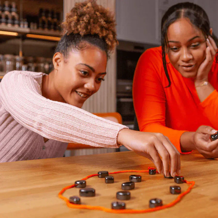 Magnetic Chess Set - Artemis-Nora Luxe