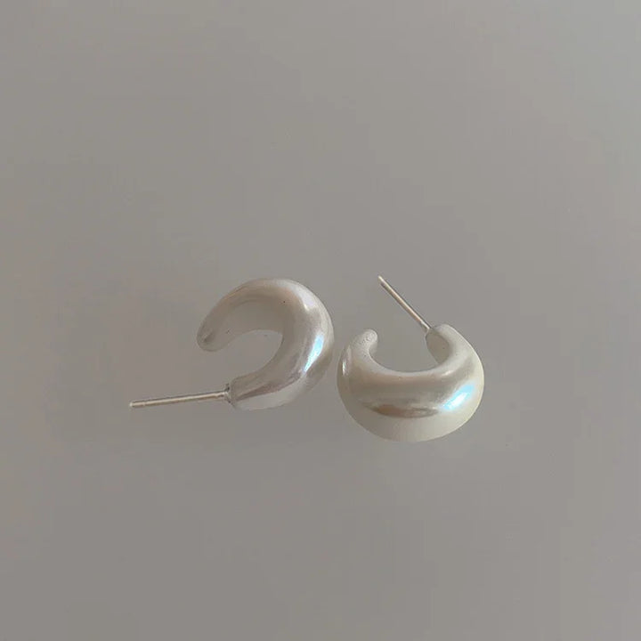 Minimalist Pearl C-shaped Earrings - Lunette-Nora Luxe